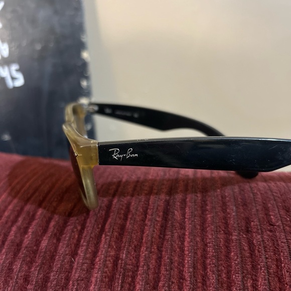 honey brown polorised ray ban sun glasses - Picture 11 of 11